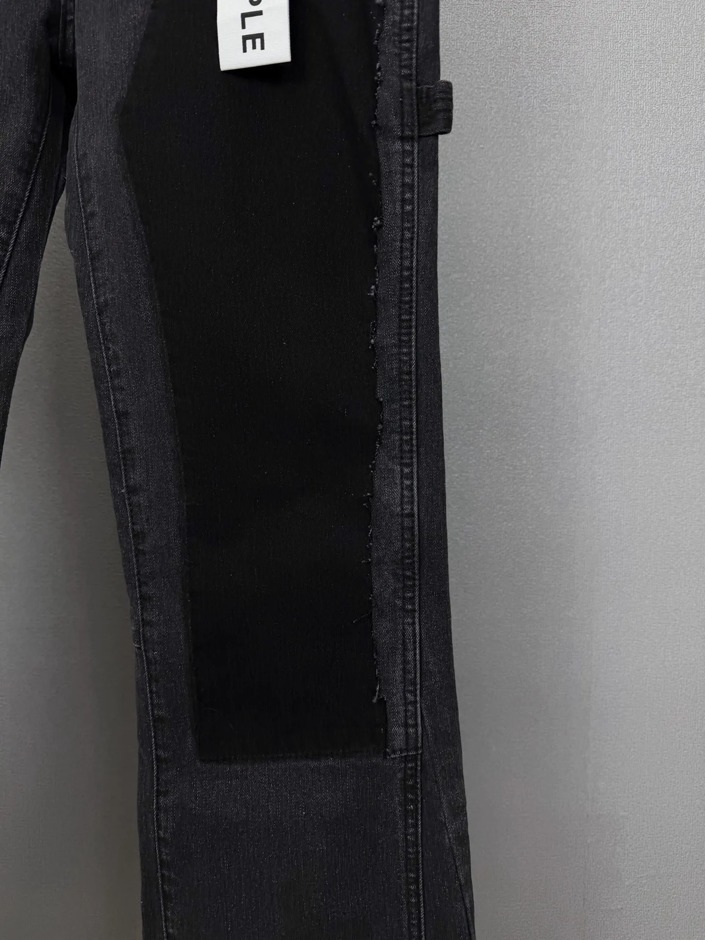 PURPLE BRAND 2026 New Arrival Retro Logging Black Couple Style Loose Bootcut Jeans High Version High Version Top Ceiling Quality Styles with different wash textures, very friendly to people with thin legs and thick legs. The loose bootcut style is very flattering to the leg shape. Moderate length that never goes out of style, easy to match with casual, basic styling for various styles, a must-have in the wardrobe! The fabric is stiff but also makes the upper body soft without losing texture. The washing process is even more perfect. It is a must-have item for everyone! ! ! Washed wheat, hang tag, pants label, three labels complete Color: Black Size: 28, 30, 32, 34, 36 (five sizes)